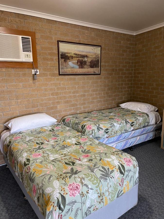 Wentworth Darling Junction Motor Inn מראה חיצוני תמונה