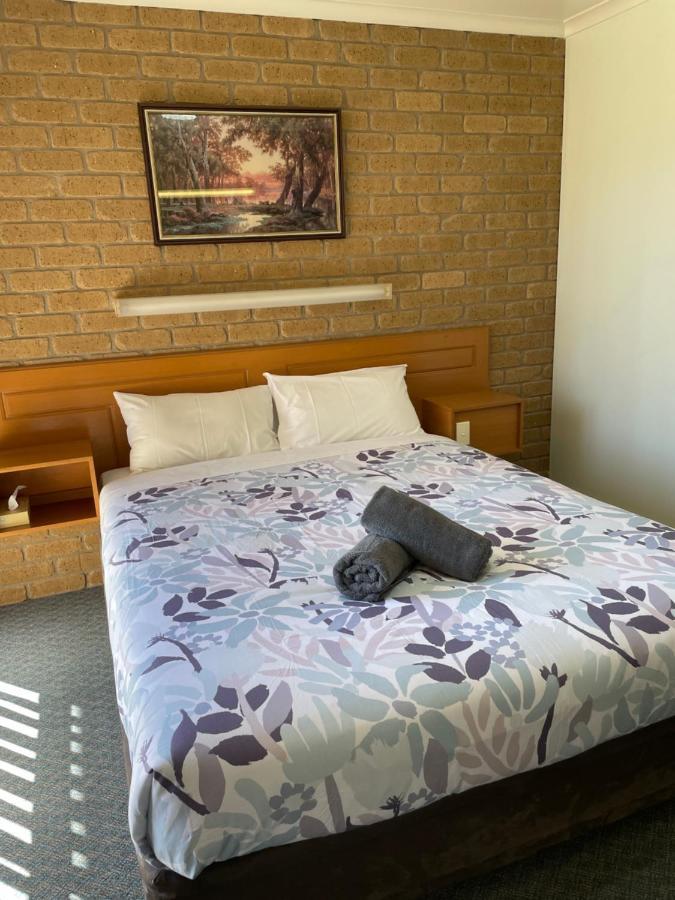 Wentworth Darling Junction Motor Inn מראה חיצוני תמונה