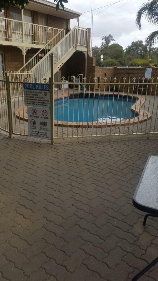Wentworth Darling Junction Motor Inn מראה חיצוני תמונה