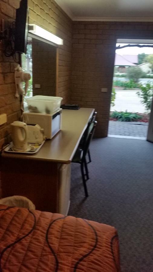 Wentworth Darling Junction Motor Inn מראה חיצוני תמונה
